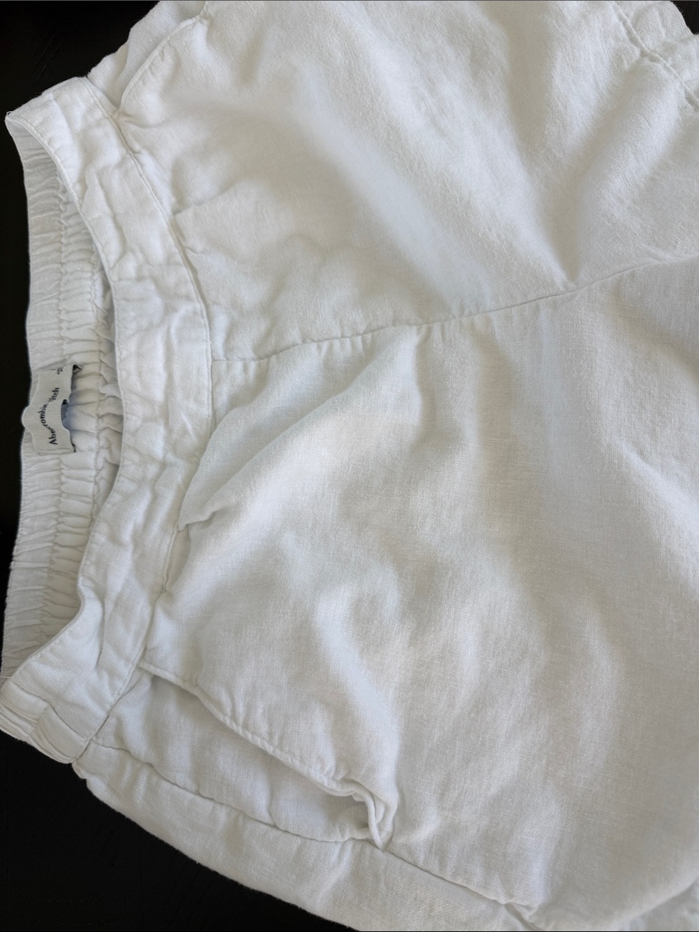Abercrombie & Fitch White Elastic Waist Shorts Size M